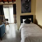 Ada * Urla