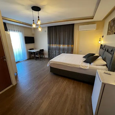 Ada Hotel