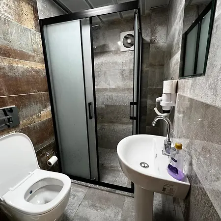 Ada Hotel